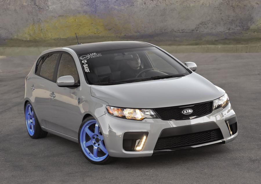  Kia Forte 5-Door Hat Trick 2011 года  (фото 13 из 13)